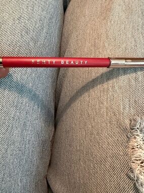 Fenty Beauty Lip liner